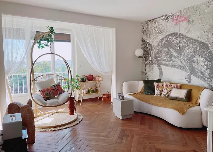 Rose Blossom Apartment In Paris